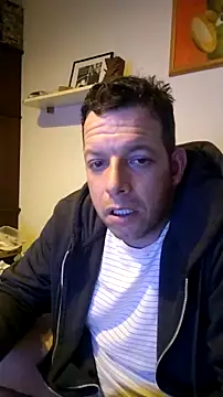 Knuffelstaaf123 online show from January 12, 1:42 am