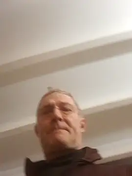 Snapshot of 60philippe chatting on February 1, 10:59 am 60philippe online show from February 1, 10:59 am