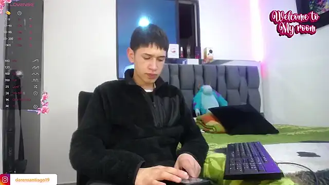 Mr daren  online show from December 3, 6:06 pm