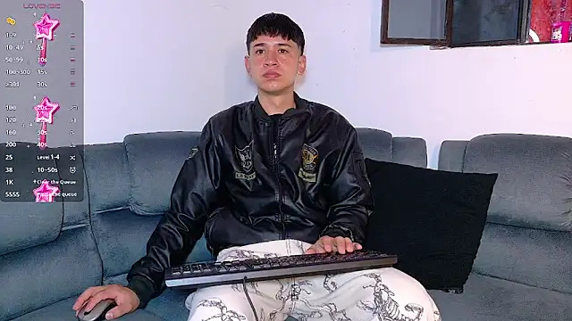 Mr daren  online show from November 17, 7:06 pm