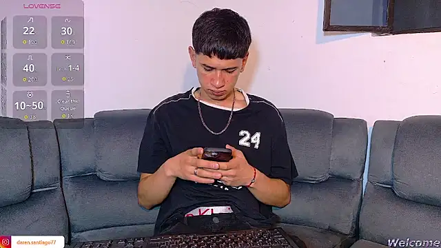 Mr daren  online show from April 6, 6:09 pm