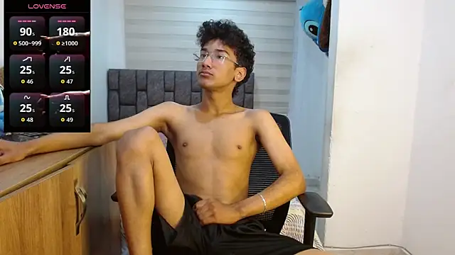 harrytwink18 online show from September 18, 4:09 pm