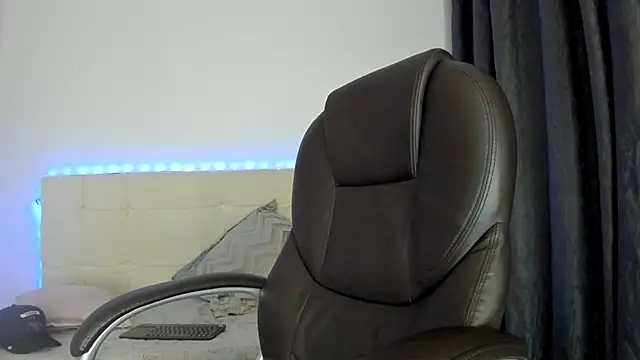 Teilor Creed online show from February 2, 11:46 pm