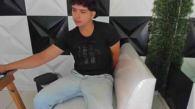 Dani cumboy online show from November 27, 1:48 pm