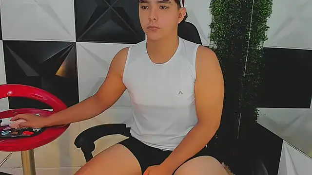 Snapshot of Dani_cumboy chatting on October 1, 2:43 pm Dani cumboy online show from October 1, 2:43 pm