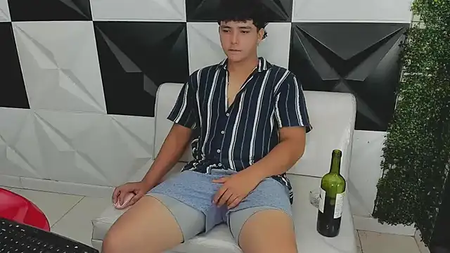 Snapshot of Dani_cumboy chatting on October 10, 3:06 pm Dani cumboy online show from October 10, 3:06 pm