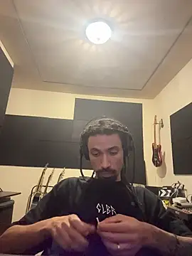 hotcamboy420 online show from November 30, 6:26 am