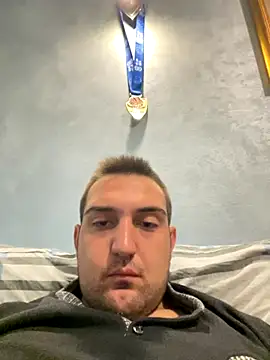 Snapshot of alexfala99 chatting on October 17, 8:46 pm alexfala99 online show from October 17, 8:46 pm