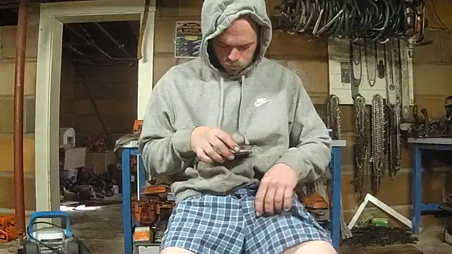 Bigoleslong98765 online show from January 8, 3:39 pm