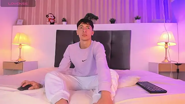 AlessandroDybala online show from December 31, 11:42 am