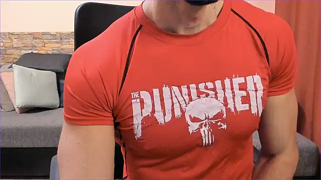 HotHunkTrainer online show from November 16, 8:38 am