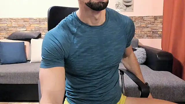 HotHunkTrainer online show from December 14, 8:54 am