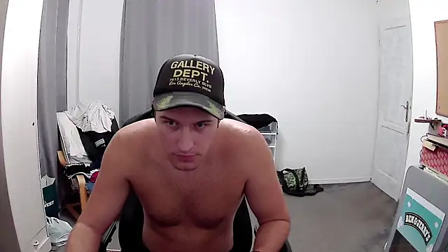Snapshot of PKrisztian chatting on October 5, 6:56 pm PKrisztian online show from October 5, 6:56 pm