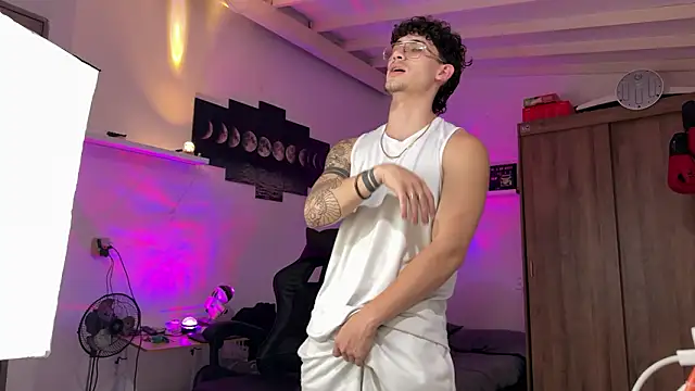 Kisan Smith online show from March 19, 5:54 am