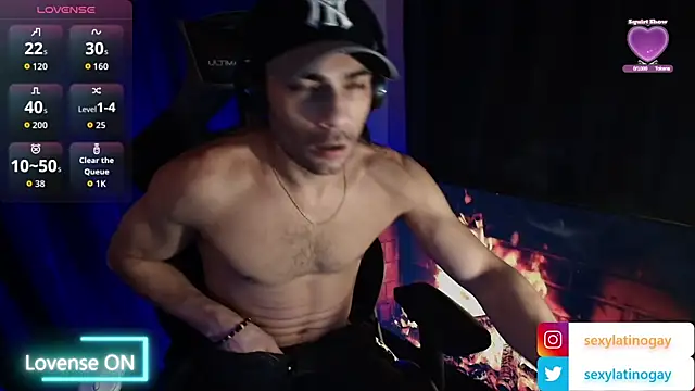 sexyboycolombi4 online show from February 17, 7:51 am