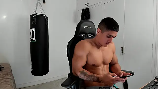 dan01  online show from November 1, 3:27 pm