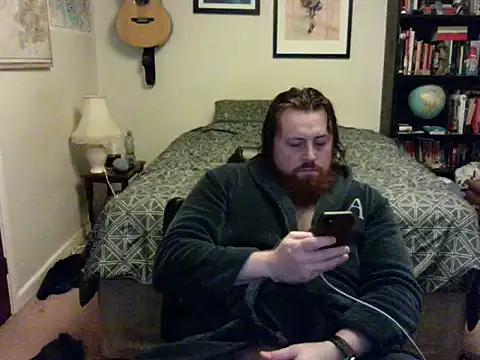 Snapshot of Hairy_Guy30 chatting on December 6, 1:18 am Hairy Guy30 online show from December 6, 1:18 am