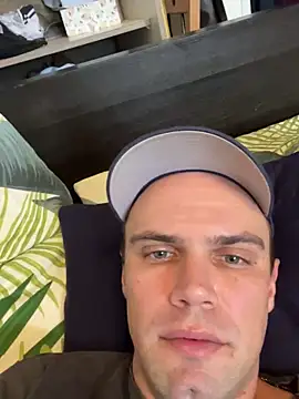 Snapshot of Marconudeboi chatting on October 1, 1:37 pm Marconudeboi online show from October 1, 1:37 pm