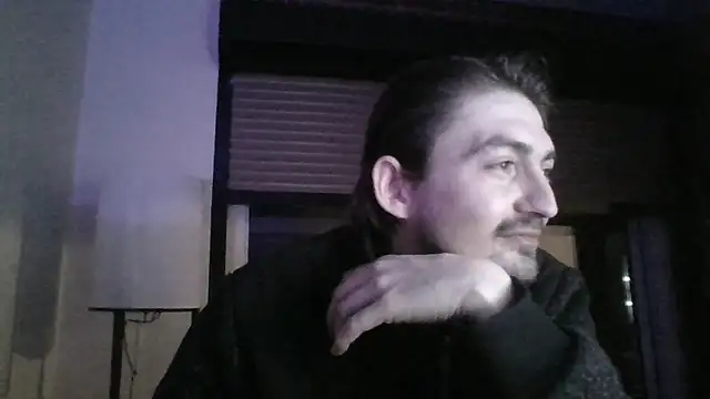 Wesleymodel online show from February 8, 5:50 pm