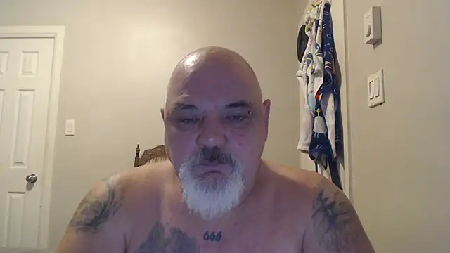 Snapshot of Newfiesausage1972 chatting on February 28, 1:14 pm Newfiesausage1972 online show from February 28, 1:14 pm