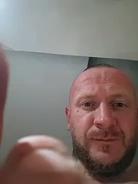 Snapshot of RomWoolf chatting on December 10, 4:49 pm RomWoolf online show from December 10, 4:49 pm