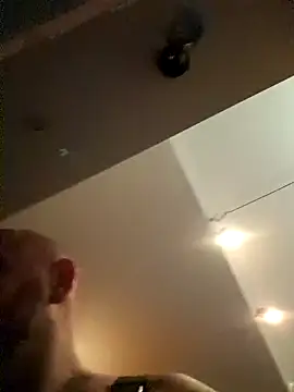 Snapshot of RomWoolf chatting on February 1, 12:29 am RomWoolf online show from February 1, 12:29 am