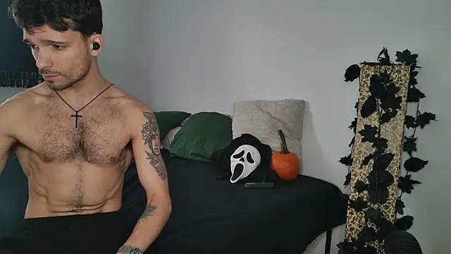 Snapshot of JackDesFeux chatting on October 25, 5:47 pm JackDesFeux online show from October 25, 5:47 pm
