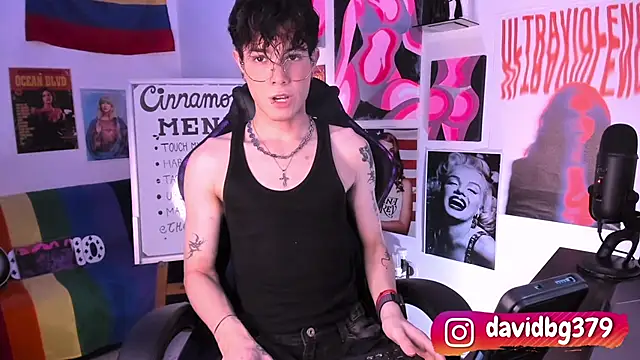 cinnamon boyxxx online show from March 20, 1:35 am