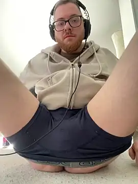 LeonSecretX online show from March 20, 1:15 pm