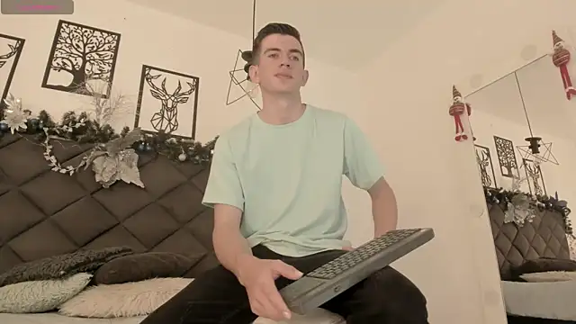 MikaelSlow online show from January 14, 3:32 am