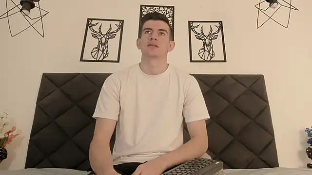 MikaelSlow online show from March 12, 7:13 am