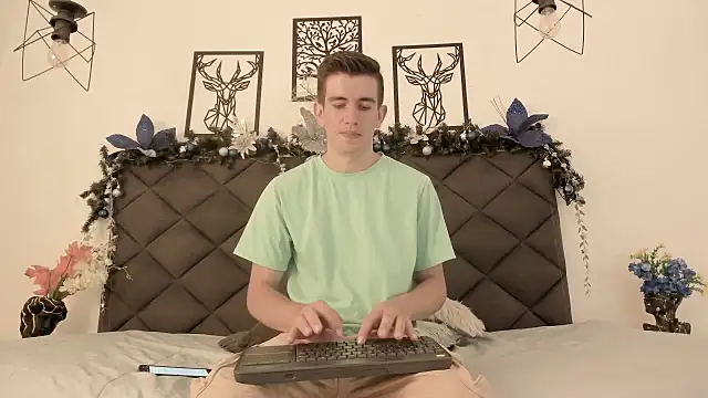 MikaelSlow online show from January 8, 4:55 am