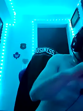 Snapshot of GeneralXMillyX chatting on December 16, 5:06 am GeneralXMillyX online show from December 16, 5:06 am