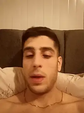 arenn1997 online show from February 24, 11:49 pm