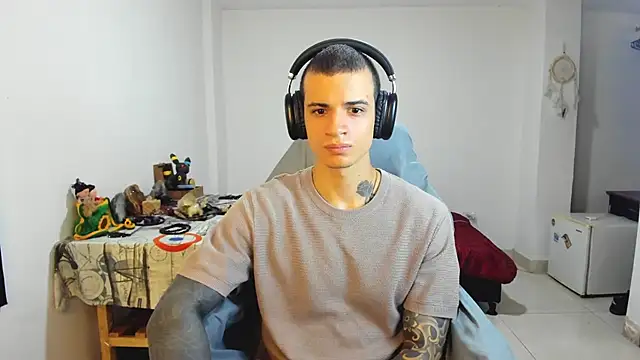 Snapshot of Balo_lovers chatting on March 22, 2:14 pm Balo lovers online show from March 22, 2:14 pm