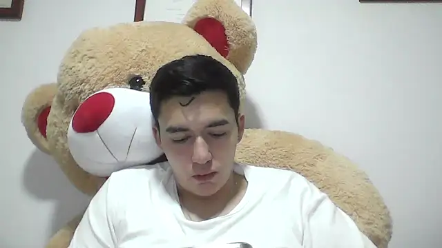 Snapshot of Estebitan_vm chatting on October 15, 4:42 am Estebitan vm online show from October 15, 4:42 am