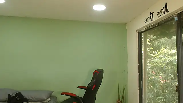 danielitopapuu online show from February 16, 2:04 pm