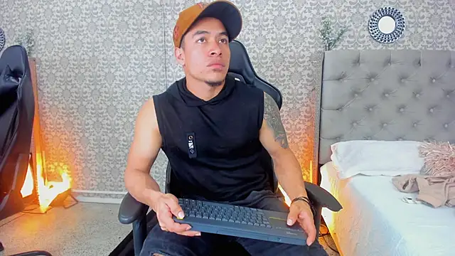 Snapshot of Bryson_Collins_ chatting on February 3, 11:09 am Bryson Collins online show from February 3, 11:09 am