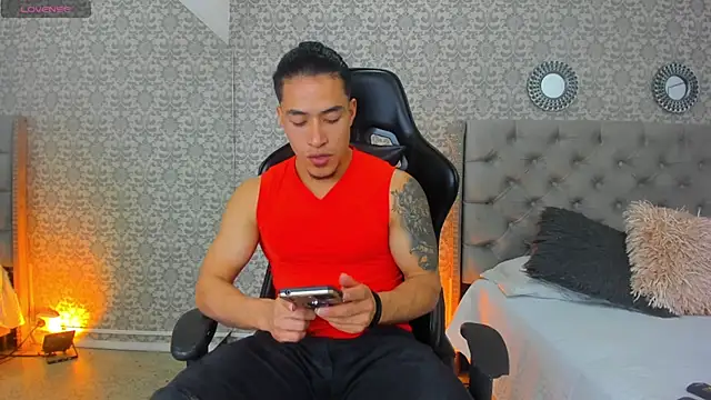 Snapshot of Bryson_Collins_ chatting on January 24, 1:13 am Bryson Collins online show from January 24, 1:13 am
