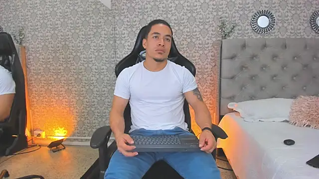 Snapshot of Bryson_Collins_ chatting on February 1, 11:10 am Bryson Collins online show from February 1, 11:10 am