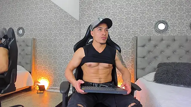 Snapshot of Bryson_Collins_ chatting on January 16, 2:09 am Bryson Collins online show from January 16, 2:09 am
