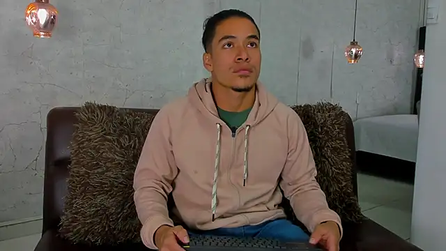 Snapshot of Bryson_Collins_ chatting on January 13, 11:19 am Bryson Collins online show from January 13, 11:19 am