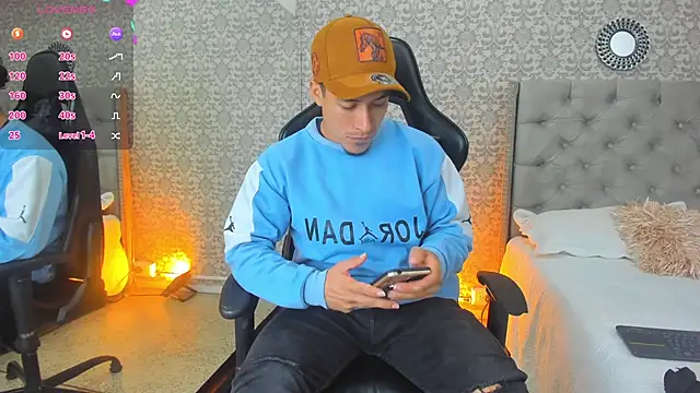 Snapshot of Bryson_Collins_ chatting on February 5, 11:23 am Bryson Collins online show from February 5, 11:23 am