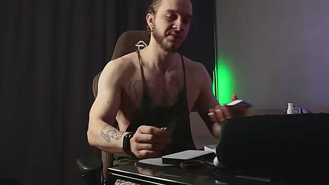 pleasure8869 online show from January 10, 2:46 am