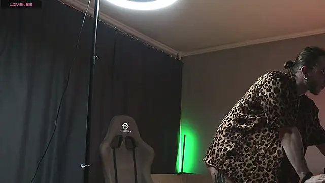 pleasure8869 online show from December 13, 3:21 pm