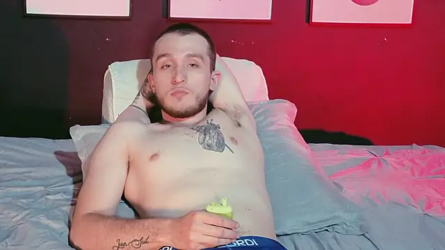 Dylanwhite23  online show from March 4, 2:07 am