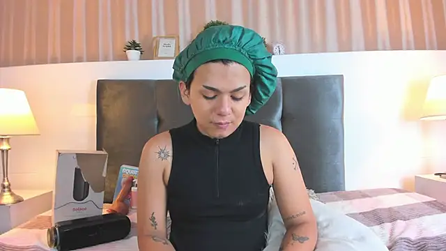 yossi peach cute online show from March 9, 4:06 am