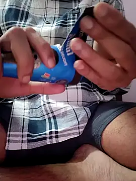 Collegeboywithbigweapan21 online show from February 12, 4:57 pm