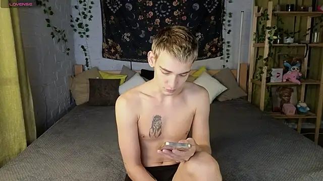 Nick Win online show from November 9, 5:39 pm