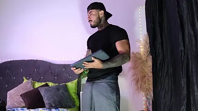 john cartter1 online show from March 15, 12:24 pm